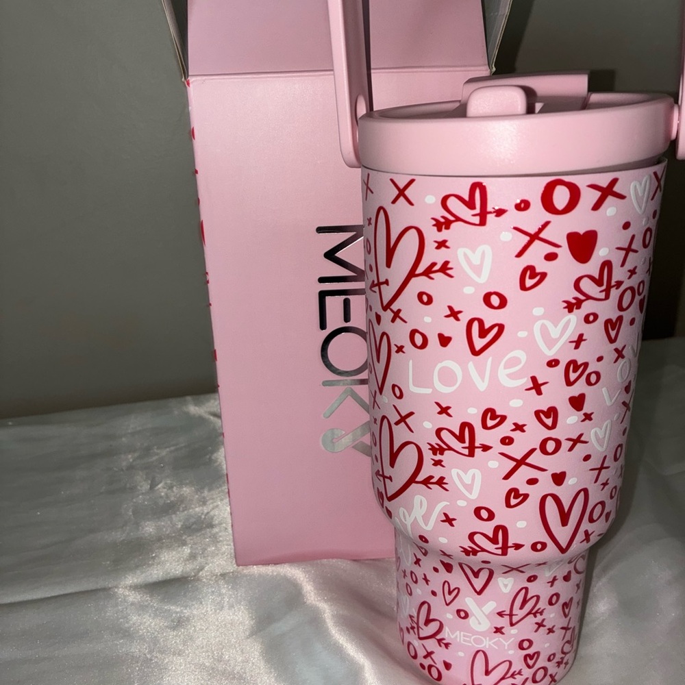 Pink Love Pattern Tumbler 32oz